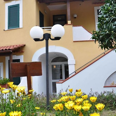 Hotel La Marticana Ísquia Exterior foto