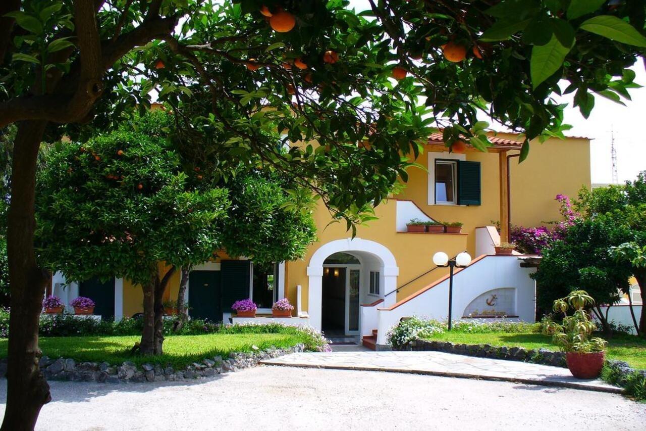 Hotel La Marticana Ísquia Exterior foto