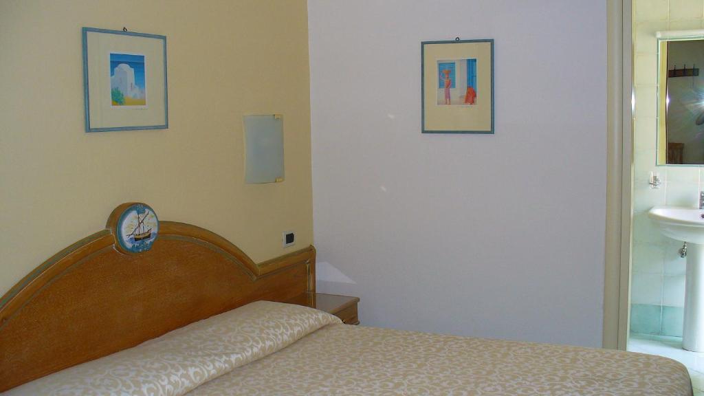 Hotel La Marticana Ísquia Quarto foto