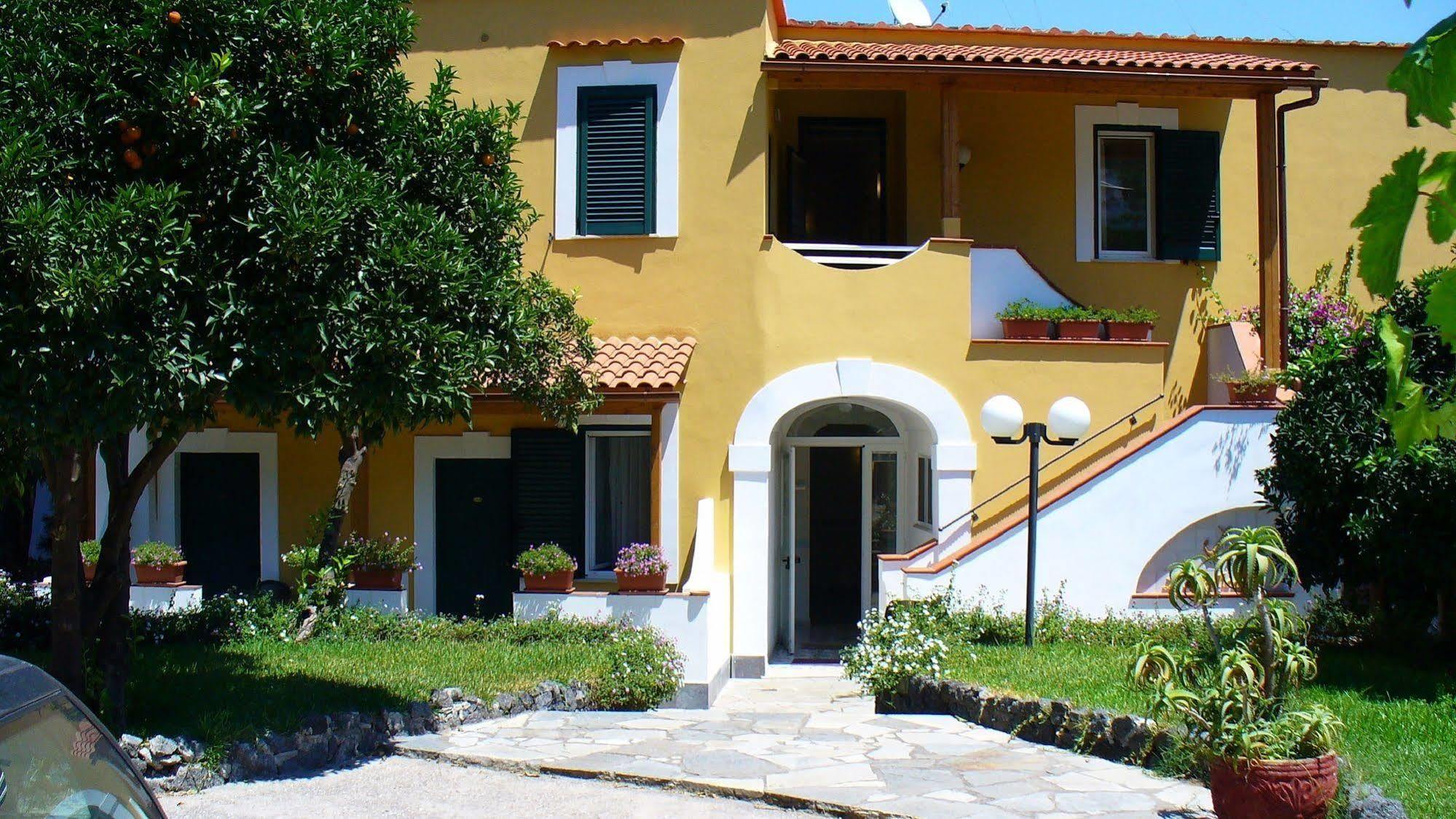 Hotel La Marticana Ísquia Exterior foto