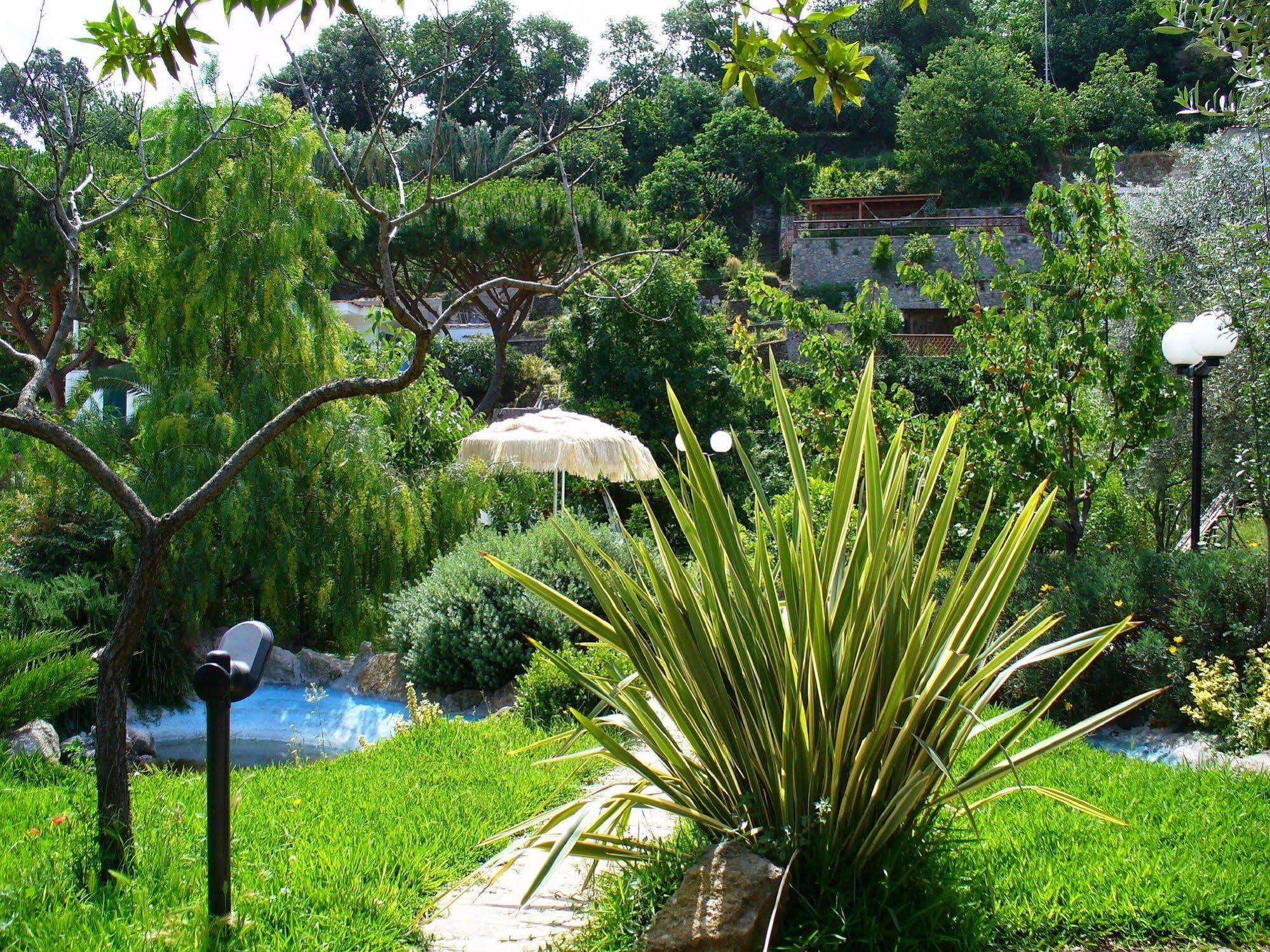 Hotel La Marticana Ísquia Exterior foto