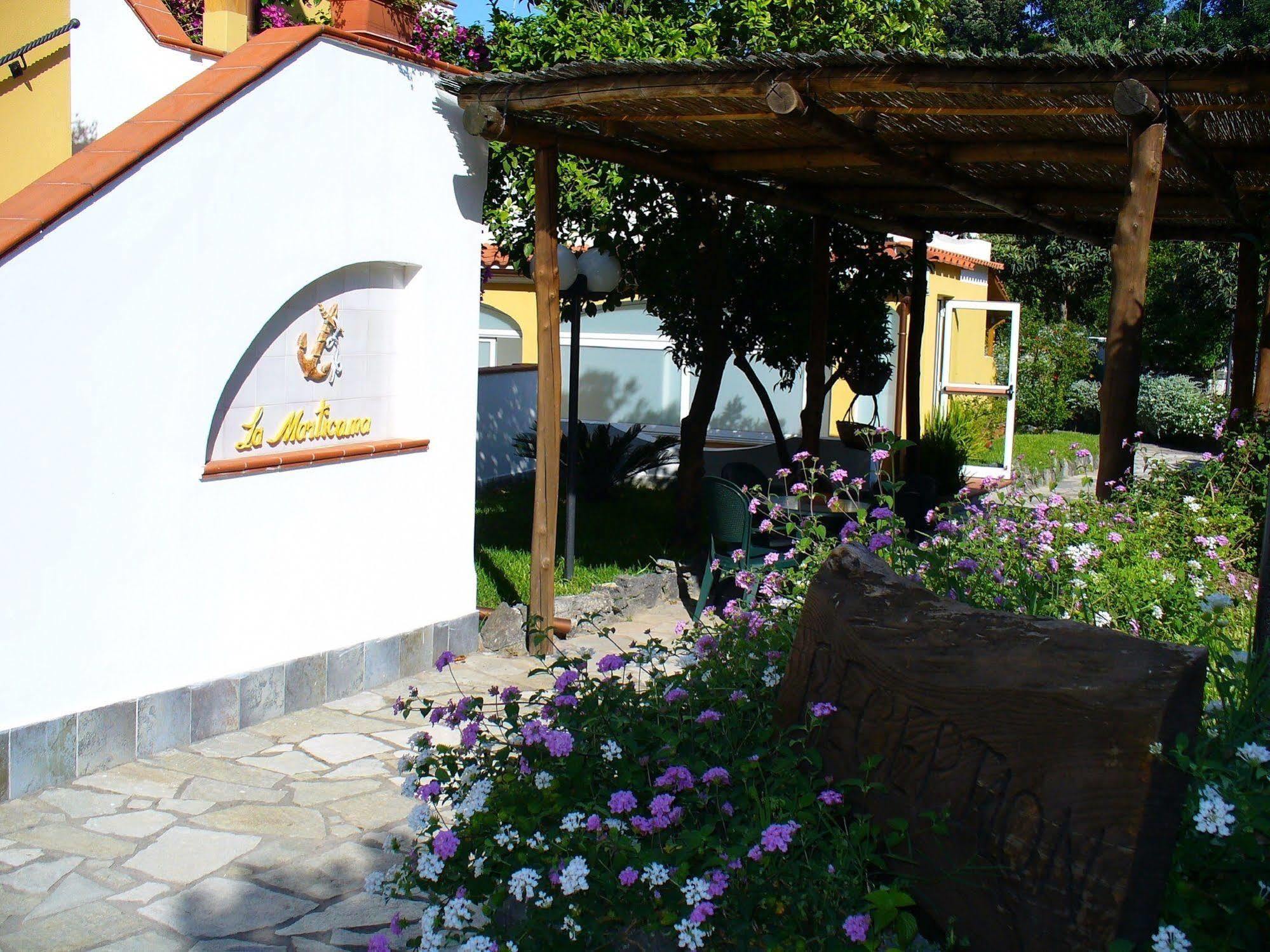 Hotel La Marticana Ísquia Exterior foto