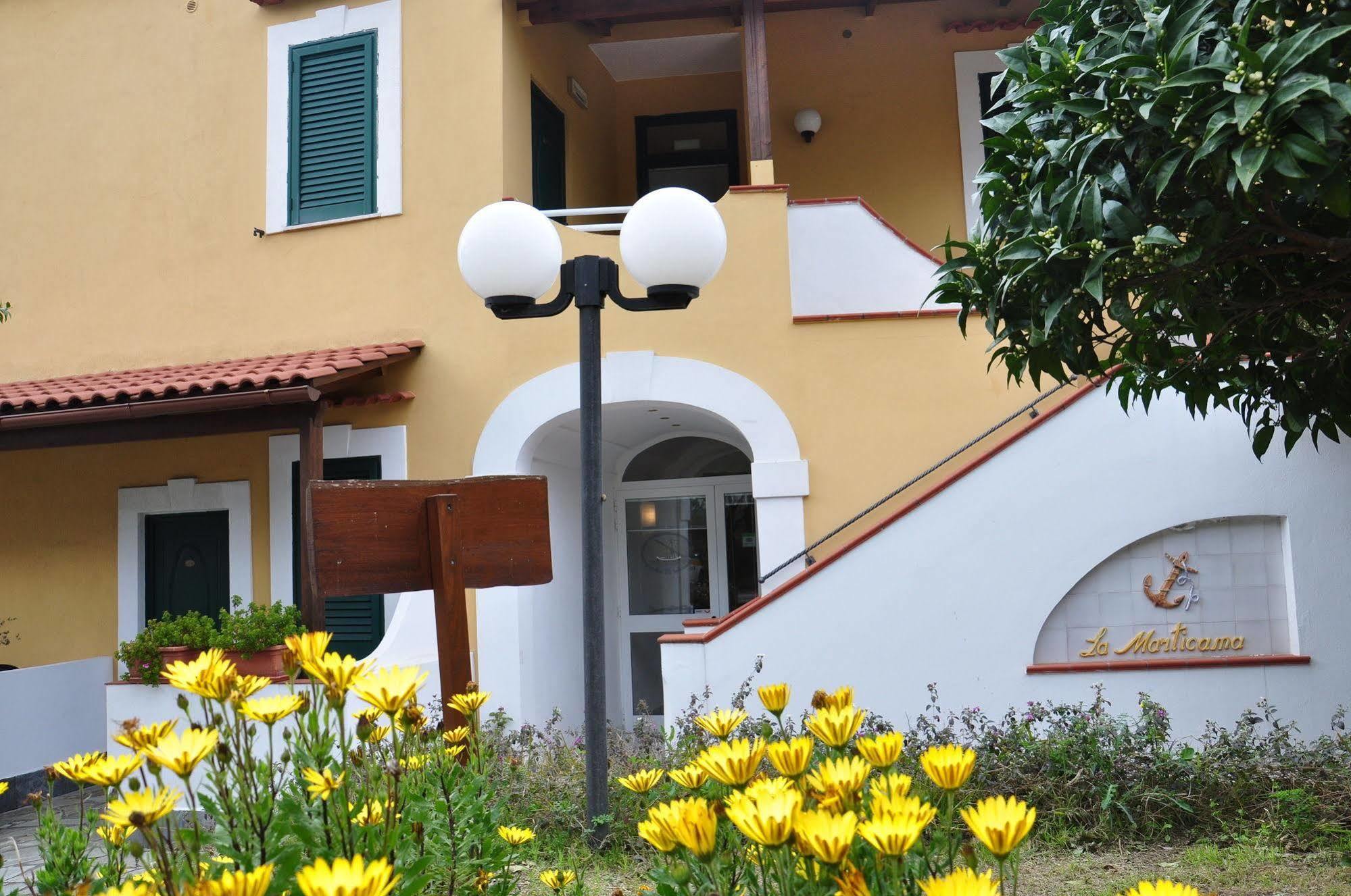 Hotel La Marticana Ísquia Exterior foto